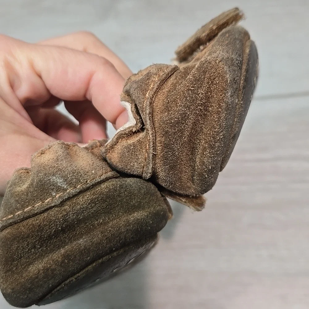 UGG Brown Kids Loafer Slip On Suede Shoes Flats Sz 4/5 Toddler